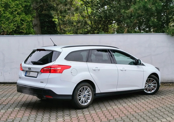 Ford Focus cena 38900 przebieg: 161000, rok produkcji 2018 z Piaseczno małe 106